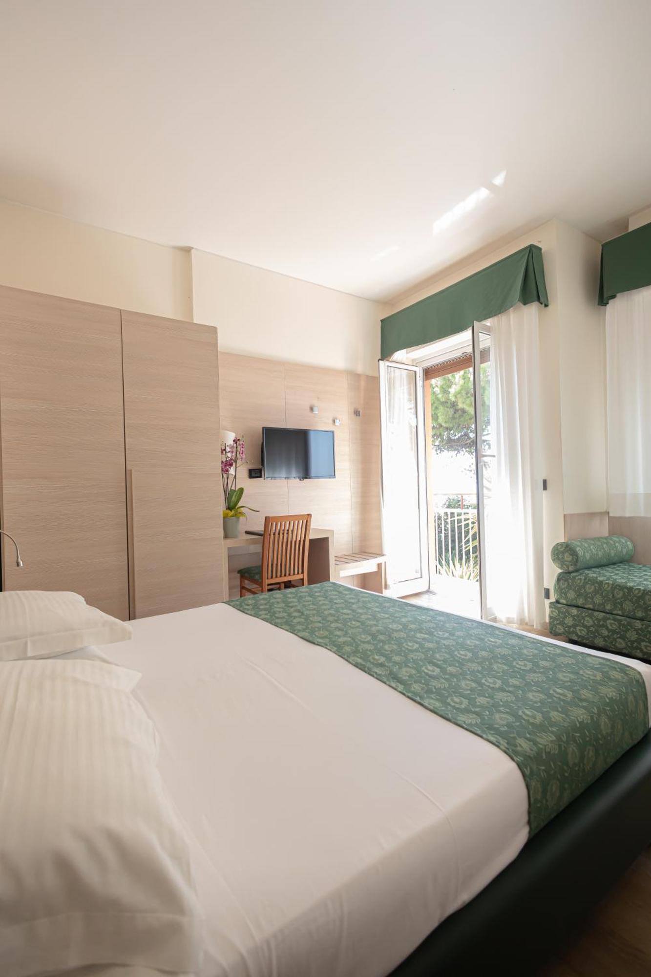 Comfort Double or Twin Room Extra Bed balcony